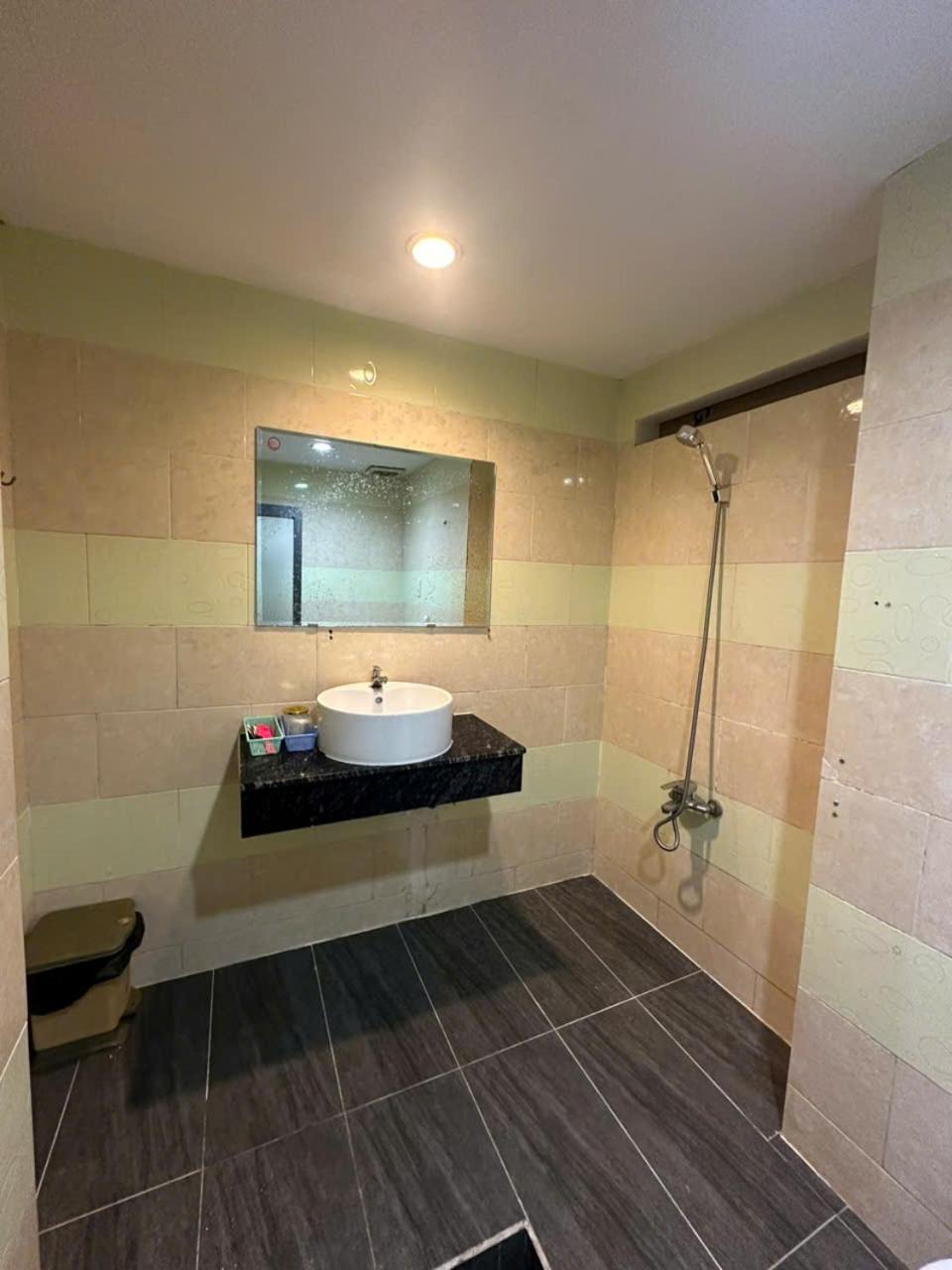 Hoa My Hotel Ho Chi Minh City Exterior photo